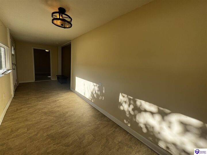 Property Photo: 230 N Woodlawn Avenue KY 40146