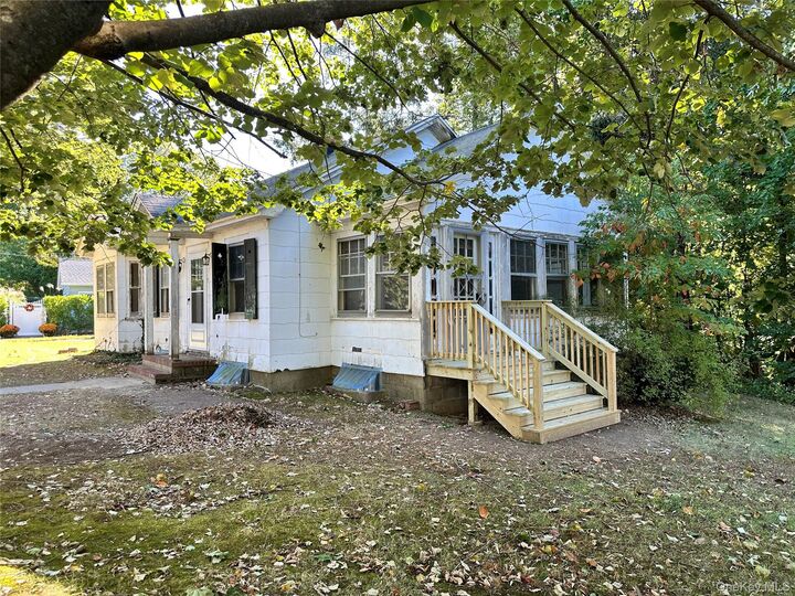 Property Photo:  344 Coolidge Drive  NY 11721 