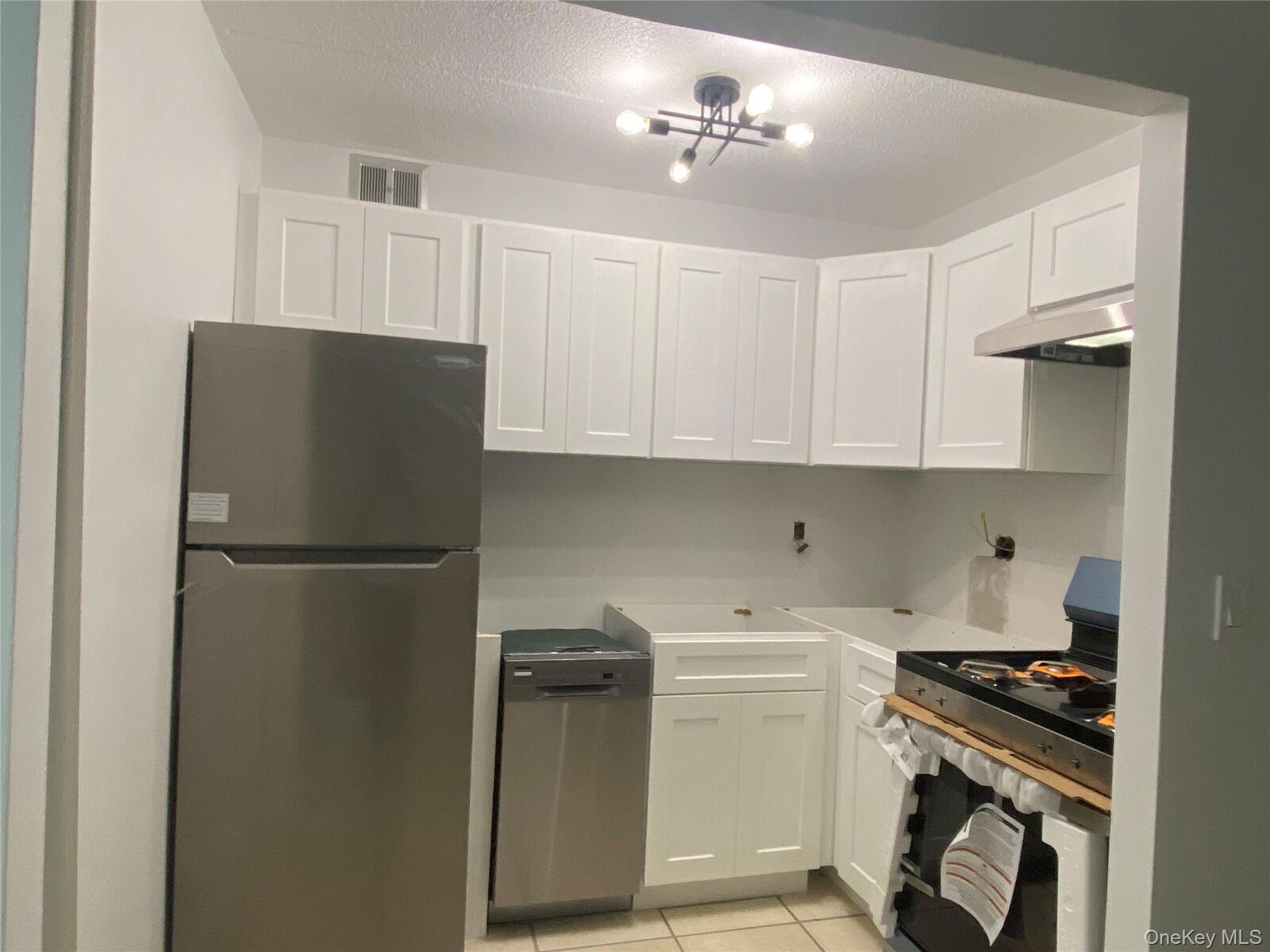 Property Photo: 4 Consulate Drive 2M NY 10707