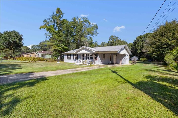 Property Photo:  626 3rd Avenue  AL 36571