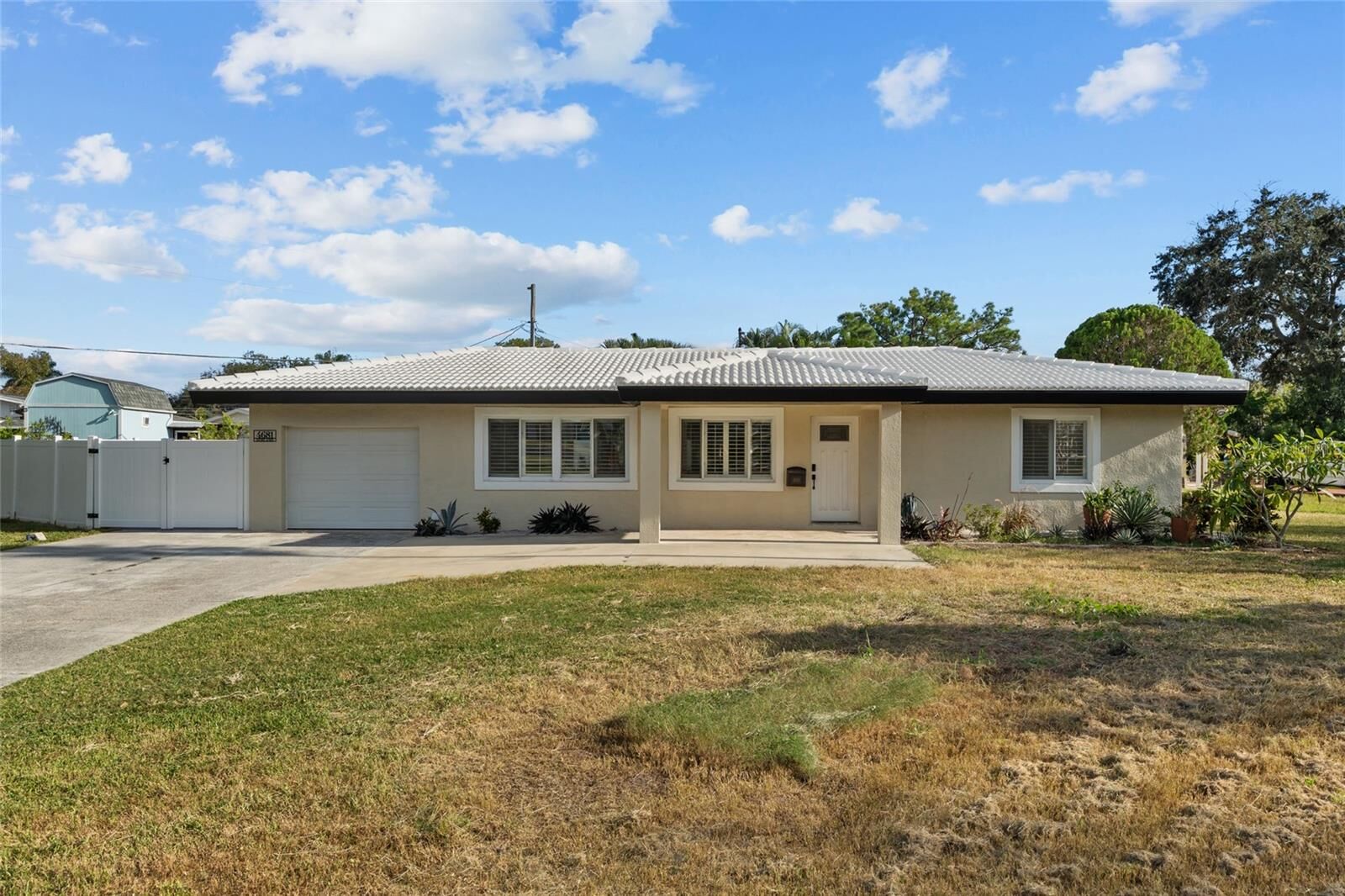 Property Photo: 4681 Shore Acres Boulevard NE FL 33703