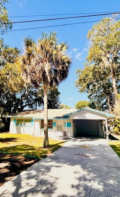 Property Photo:  6125 Beacon Point Drive  FL 34607 