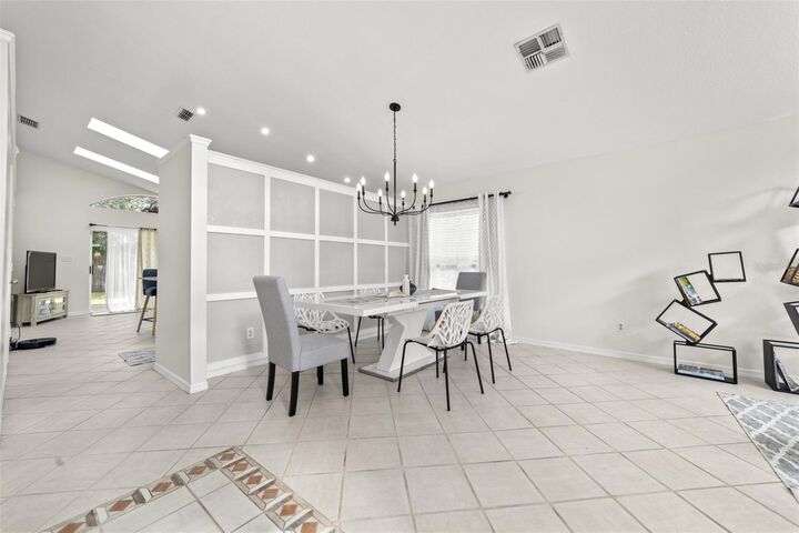 Property Photo:  1008 Country Cove Court  FL 32766