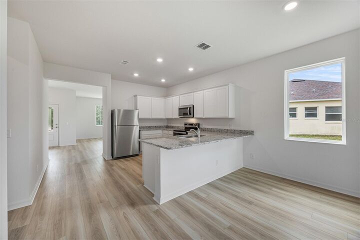 Property Photo: 304 Bass Court FL 34759