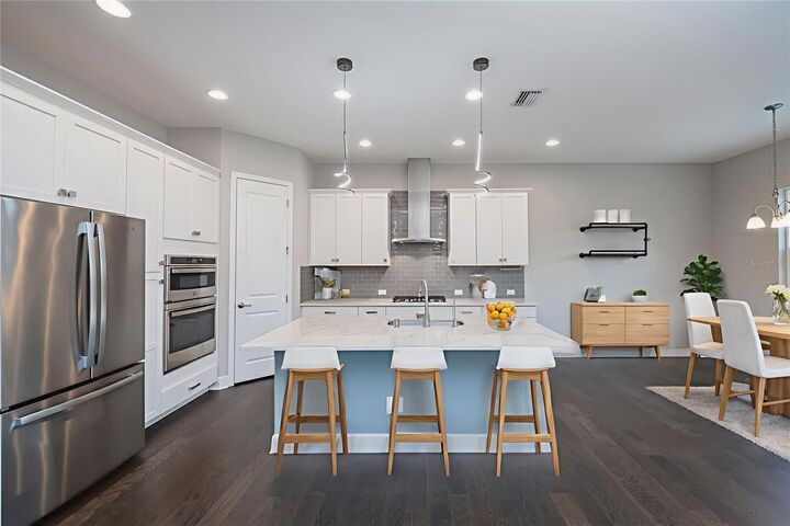 Property Photo:  6137 Lungo Lago Drive  FL 34241 