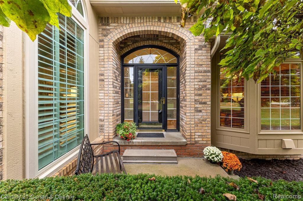 Property Photo:  1955 Clearwood Court 665  MI 48316 1016