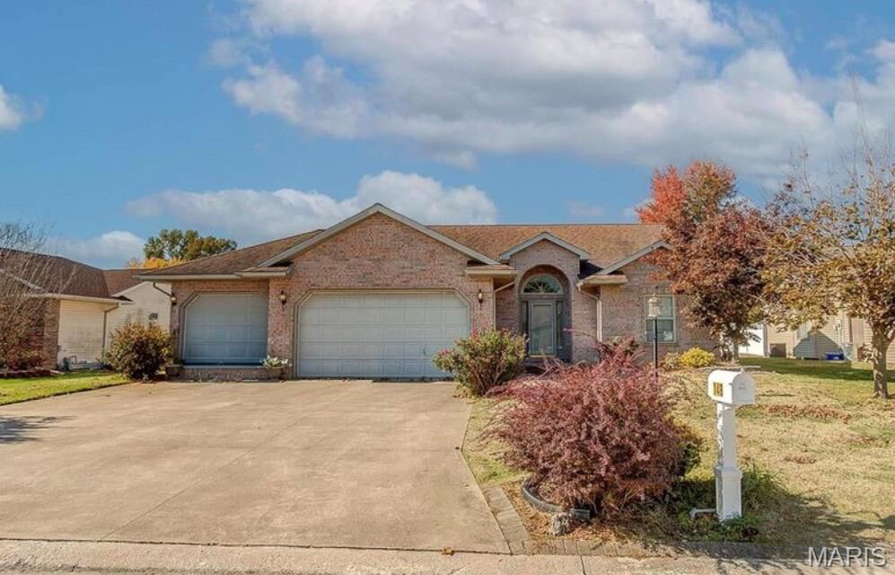 Property Photo: 148 Crestmoor Court IL 62010