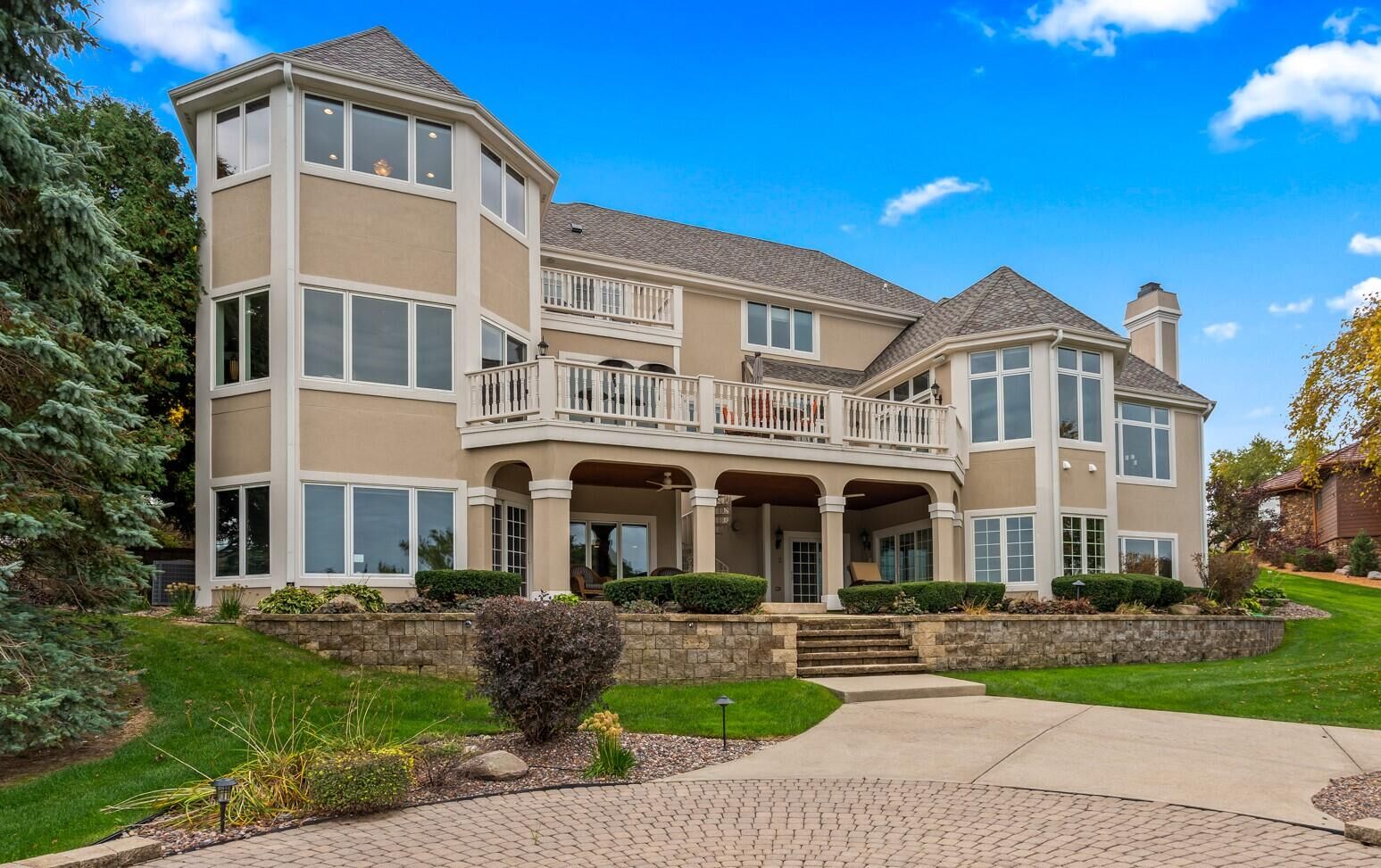 Property Photo:  1800 E Juniper Way  WI 53029 