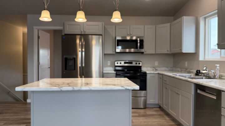 Property Photo:  325 6th Ave SW  ND 58785 