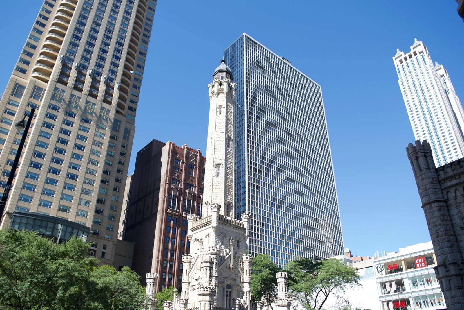 Property Photo: 111 E Chestnut Street 32K IL 60611