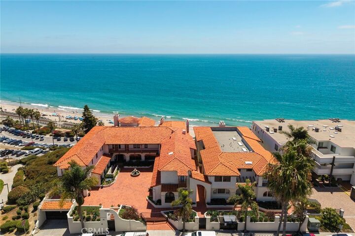 Property Photo: 257 Avenida Lobeiro E CA 92672