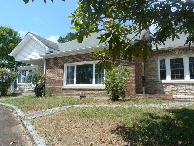 Property Photo:  600 Cherokee Ave  TN 37334