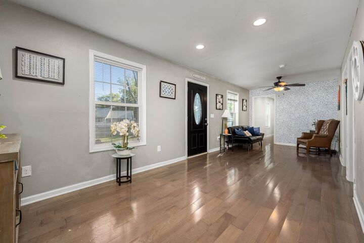 Property Photo: 202 S Collins Street TN 37388