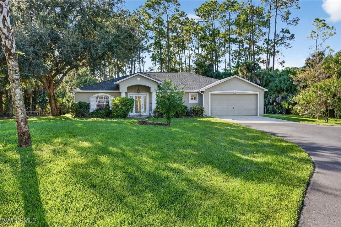 Property Photo: 1741 17th Street SW FL 34117