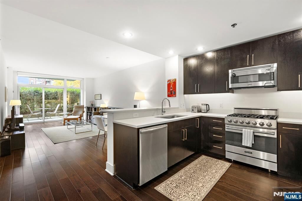 Property Photo: 1100 Maxwell Lane 406 NJ 07030
