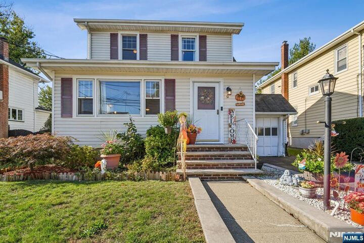 31 Chestnut Street  Rochelle Park NJ 07662 photo