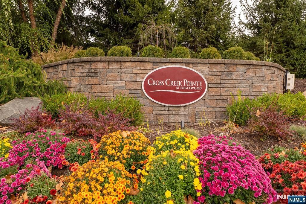 Property Photo:  56 Fox Run Drive 56  NJ 07631