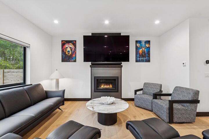 Property Photo:  122 Karrow Avenue A  MT 59937 