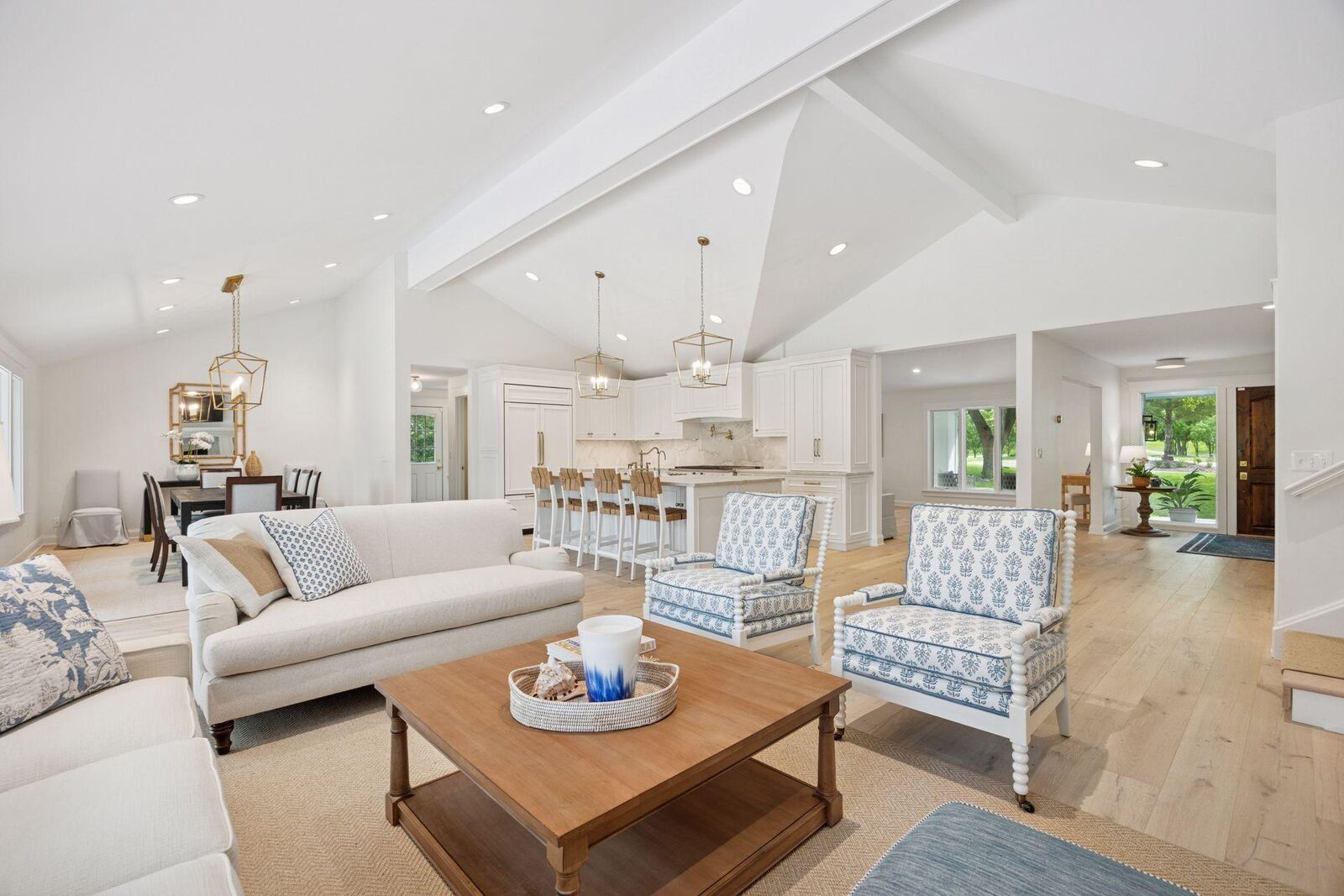 Property Photo:  145 Smith Avenue  MN 55391 