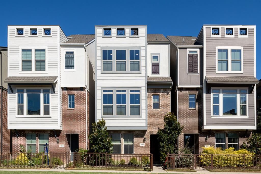 Property Photo:  1008 Manacor Lane  TX 75212 