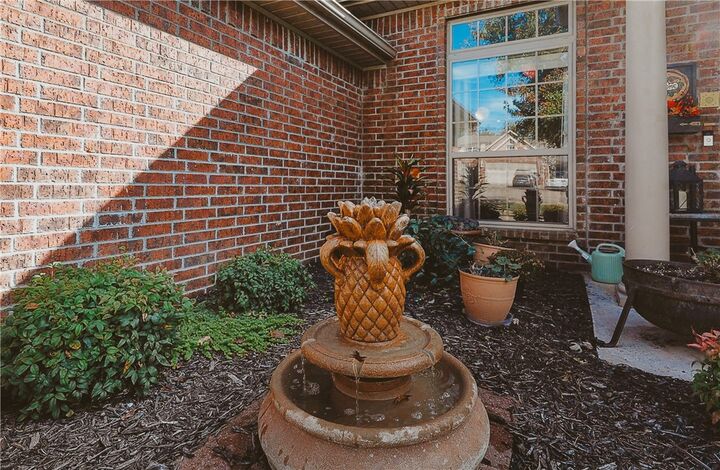 Property Photo:  1730 Quailridge Way  AR 72713