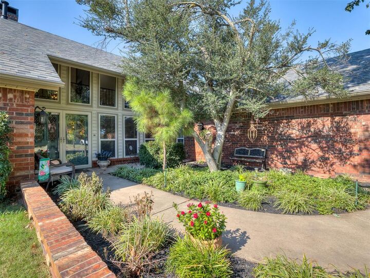 Property Photo: 8036 Brookshire Drive OK 73162
