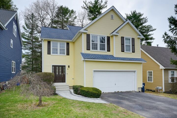 Property Photo:  18 Lilac Circle 18  MA 01752 