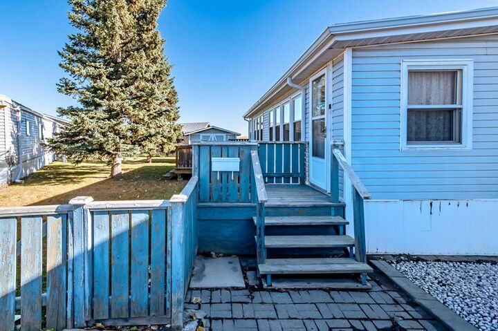 Property Photo: 422 Homestead Trail SE AB T1V 1J9