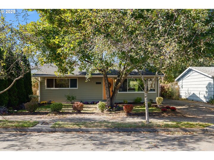 Property Photo: 9313 N Hodge Ave OR 97203