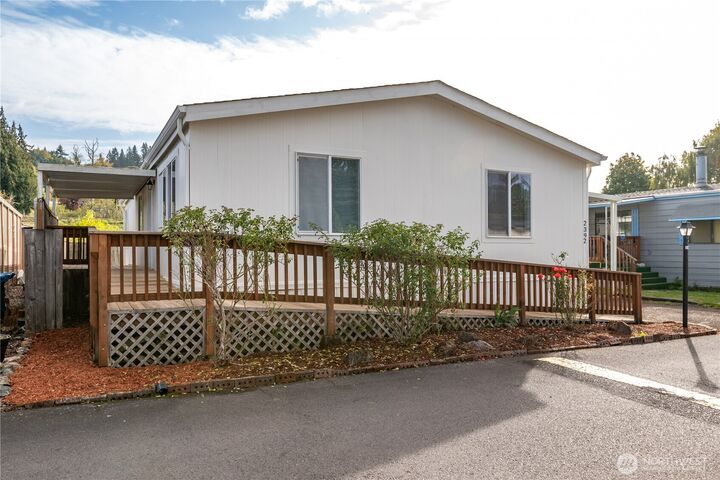 Property Photo:  2392  Kingfisher  WA 98626