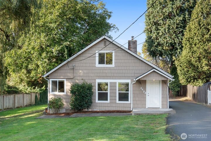 Property Photo:  1433 N Pearl Street  WA 98531