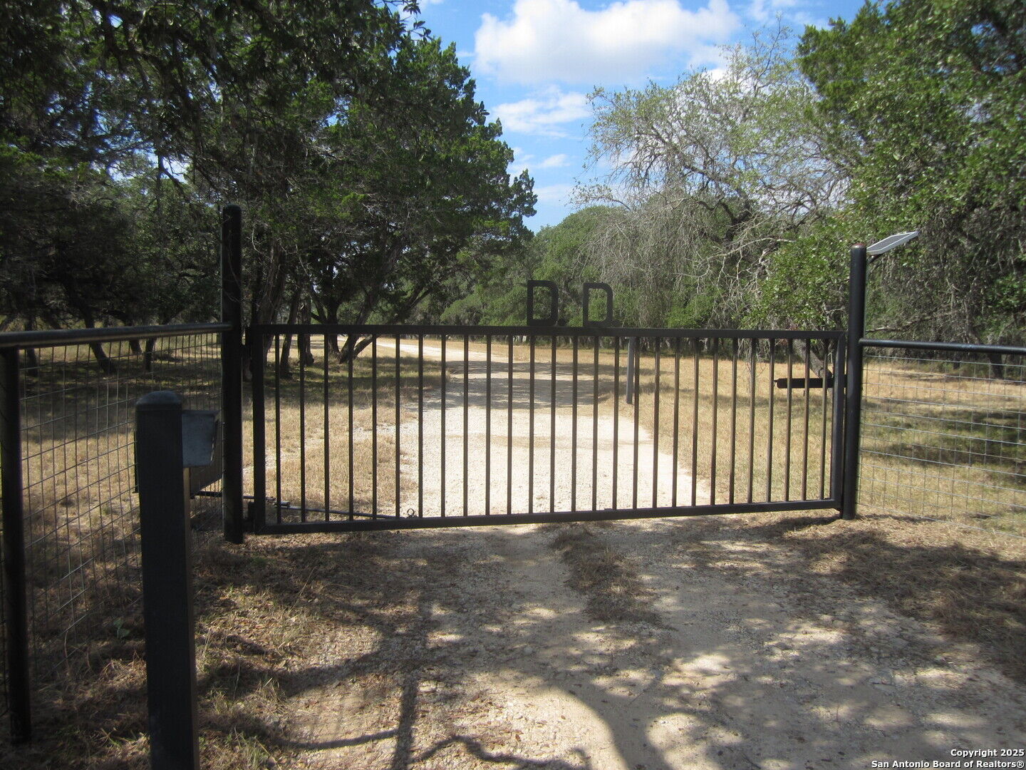 Property Photo: 1318 Oakridge Lane TX 78063