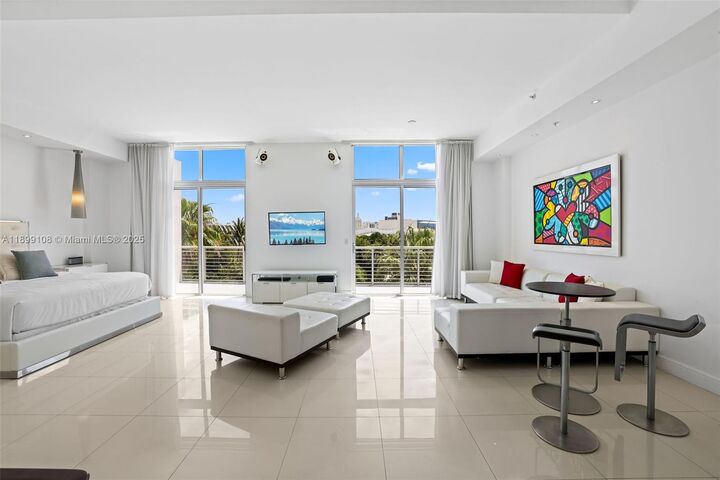 Property Photo: 2001 Meridian Ave 506 FL 33139
