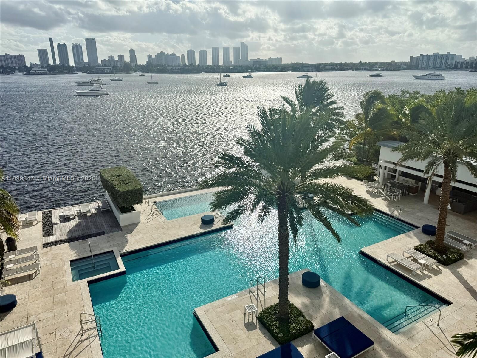 Property Photo:  17111 Biscayne Blvd 409  FL 33160 
