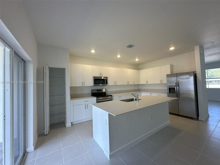 Property Photo: 13249 SW 189th Ter FL 33177