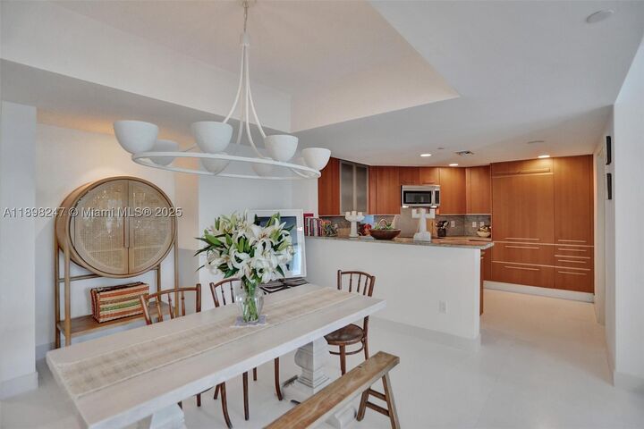 Property Photo: 2627 S Bayshore Dr 506 FL 33133