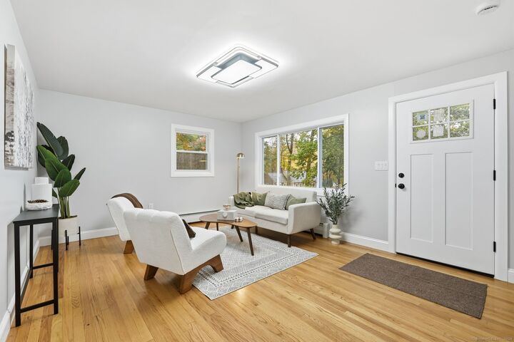 Property Photo: 4 Hemlock Circle CT 06071