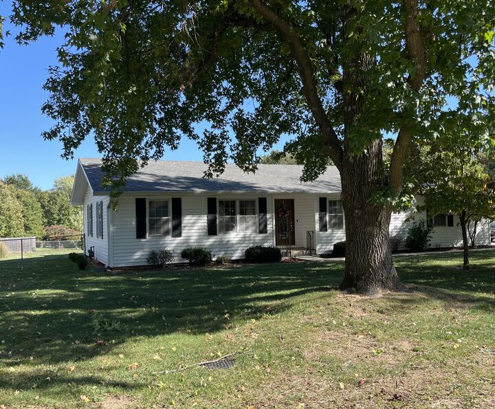 Property Photo:  1220 Tyler Street  MO 65605 