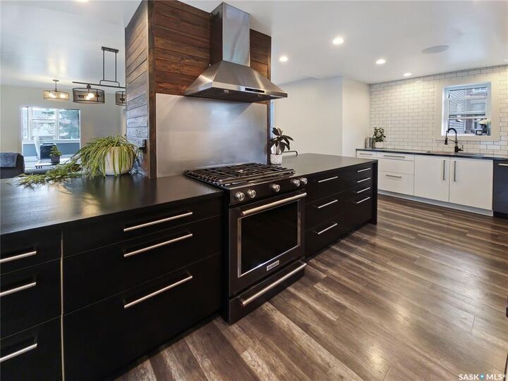 227 H Avenue S  Saskatoon SK S7M 1W1 photo