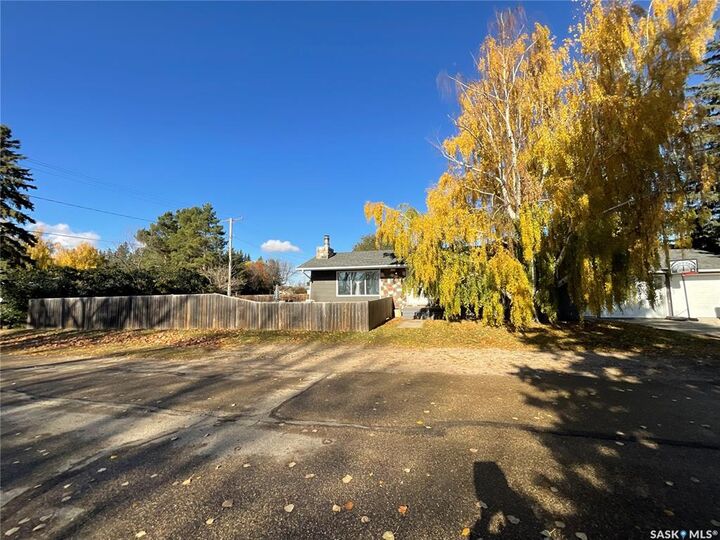 Property Photo:  511 6th Avenue  SK S0K 1B0 