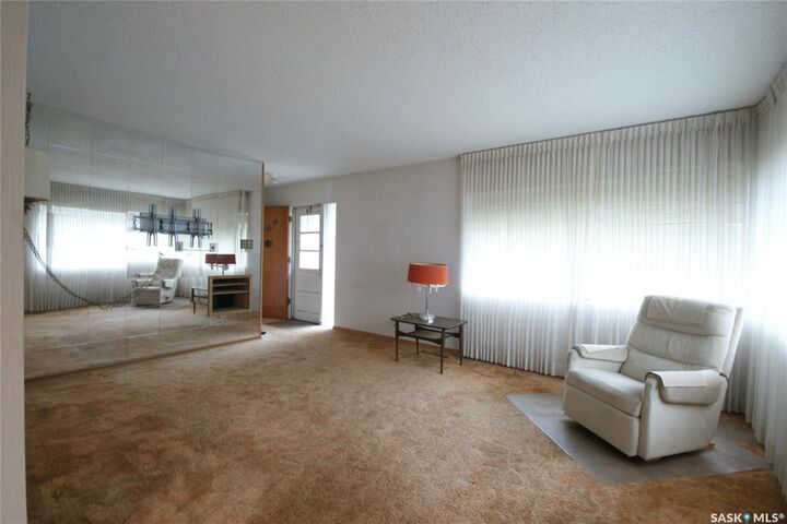 Property Photo:  2514 Dufferin Avenue  SK S7J 1C6 