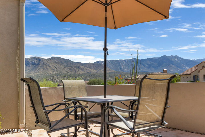 Property Photo:  66470 E Peregrine Place  AZ 85739 