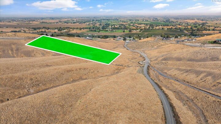 Property Photo: Nka 1522 Pr SW WA 99350