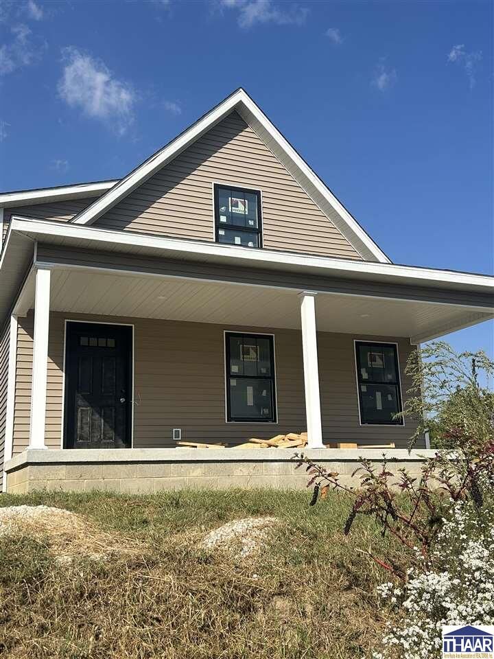 Property Photo: 320 E Washington Street IN 47882