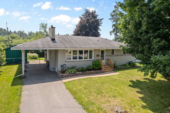 Property Photo:  20 Parkside Crescent  ON K2G 3B5 