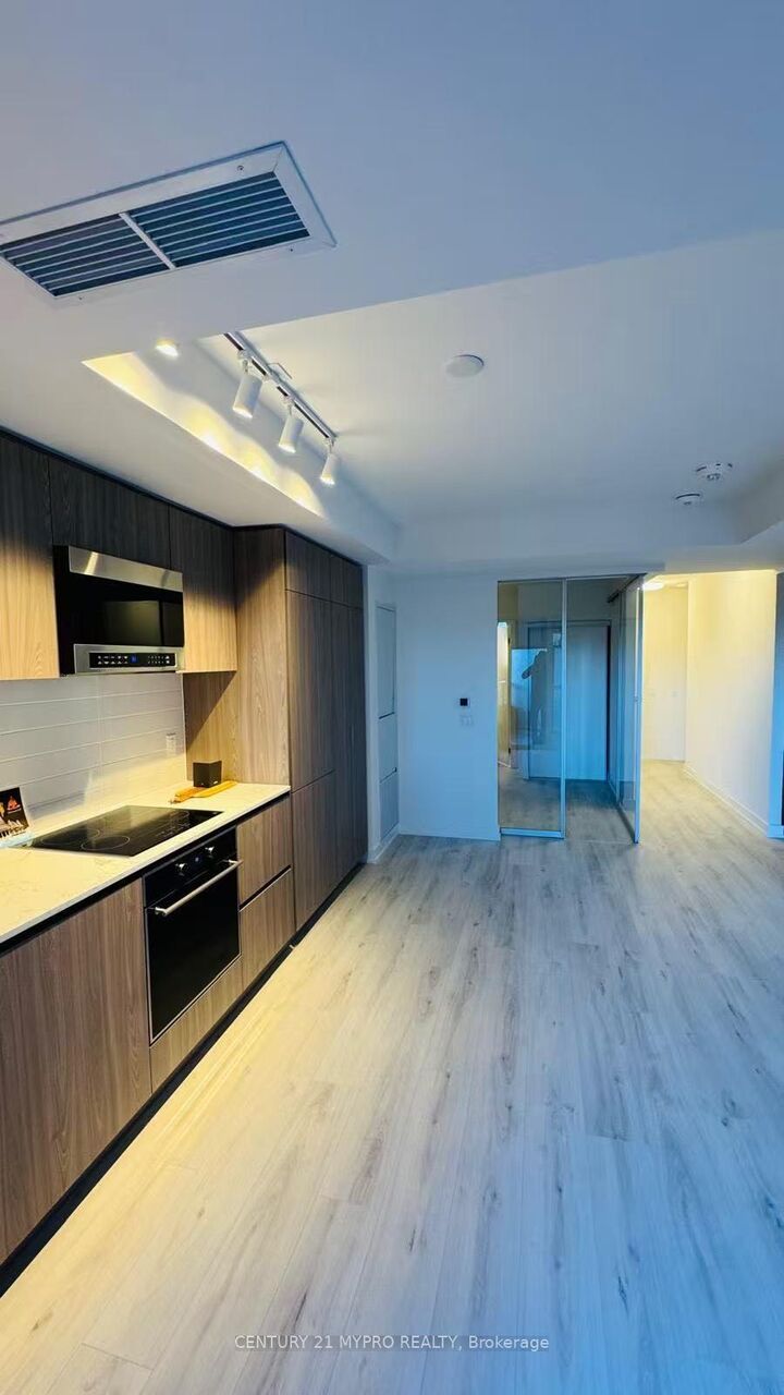 Property Photo: 120 Broadway Avenue 309 ON M4P 0E9