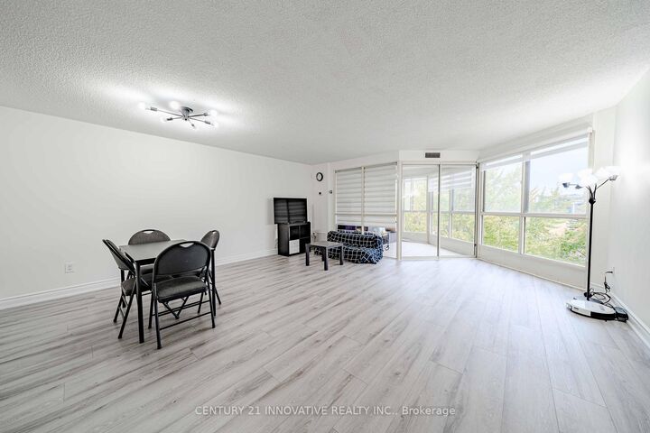 Property Photo:  5 Weldrick Road W 511  ON L4C 8S9
