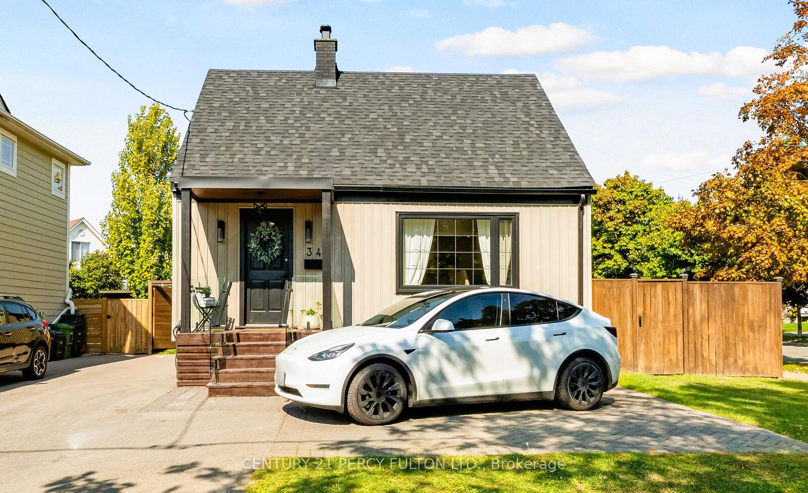 Property Photo:  34 Topham Road  ON M4B 3K2