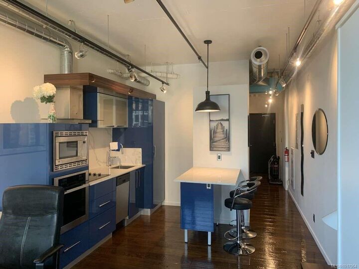 Property Photo: 1029 View St #605 BC V8V 4Y3