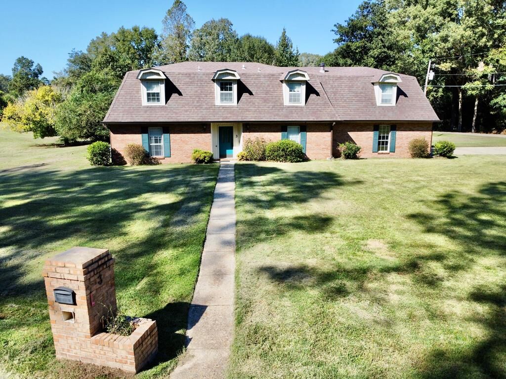 Property Photo: 3 Rolling Hill Rd MS 39183